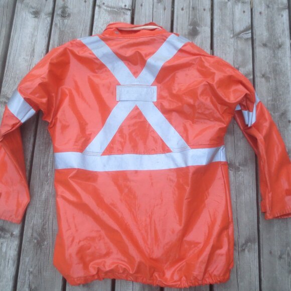 Hi-Vis Flame Gard Utili-Gard Flame Resistant Waterproof Jacket - Size S/M. - Picture 3 of 14